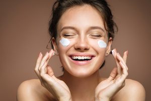 Moisturizing step of Do's and Don'ts for skincare﻿